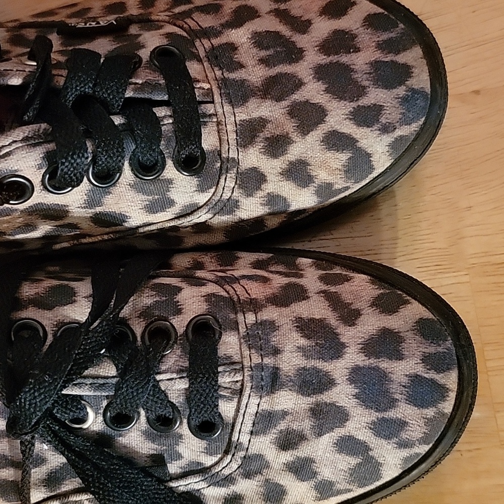 Vans leopard tie shoes